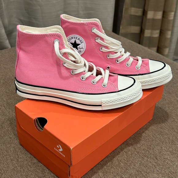 CONVERSE Chuck 70 Hi-Sneakers in Light Pink - Picture 2 of 3